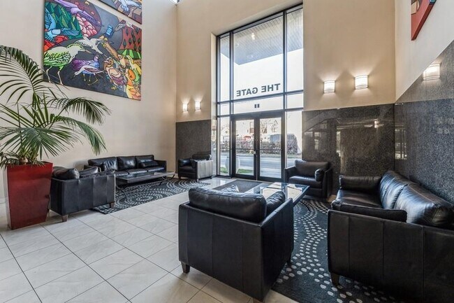 Building Photo - 17 Meadow Rd