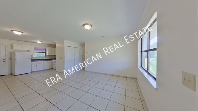 Building Photo - 108 Twin Trees Dr