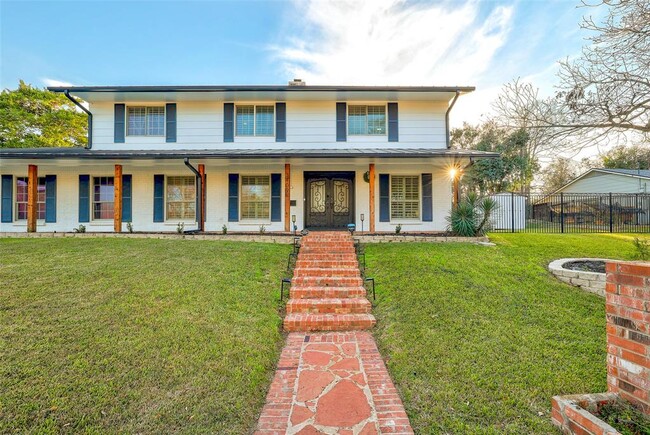 Building Photo - 3409 Lakeside Dr