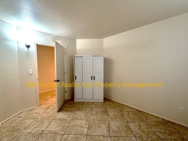 Building Photo - 610 W Kidd Pl