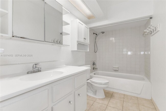 Building Photo - 2175 NE 56th St