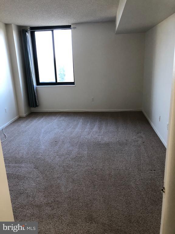 Building Photo - 7401 Westlake Terrace