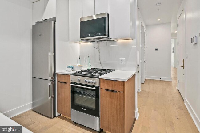 Building Photo - 1316 8th St NW