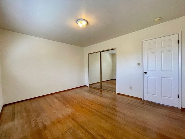 Building Photo - 3 Bed-2 Bath Split Level Home in La Mesa