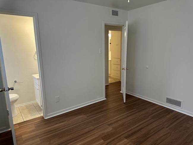 Building Photo - Spacious 4-Bed Home with Garage Near I-225 and Parks!