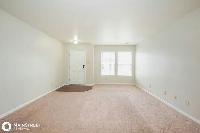 Building Photo - 1330 Central Park Dr