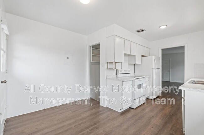 Building Photo - 5579 S Delaware St