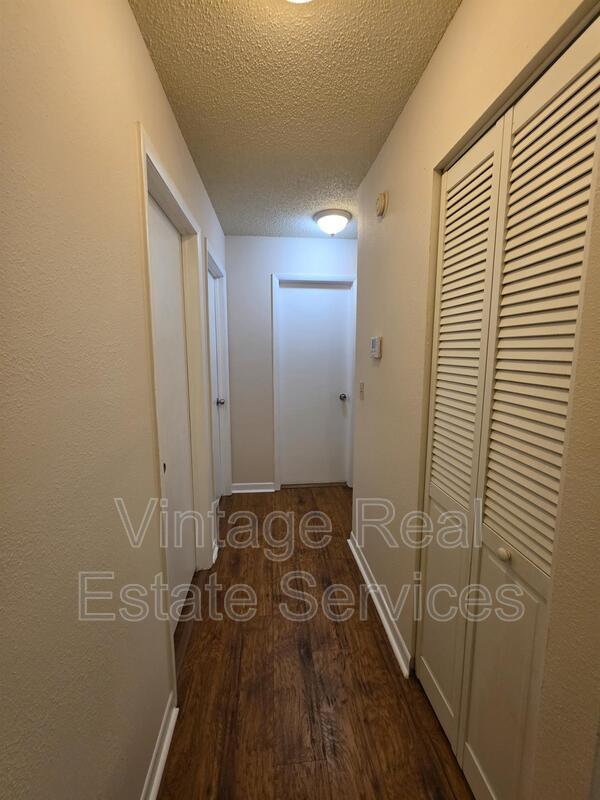 Building Photo - 5202 Sunridge Palms Dr