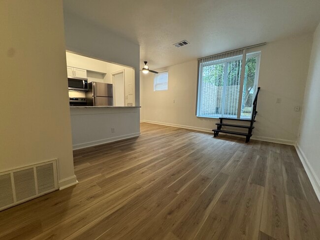 Building Photo - The Charlotte