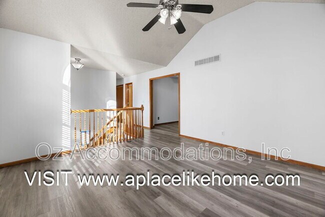 Building Photo - 313 S Darrowby Dr