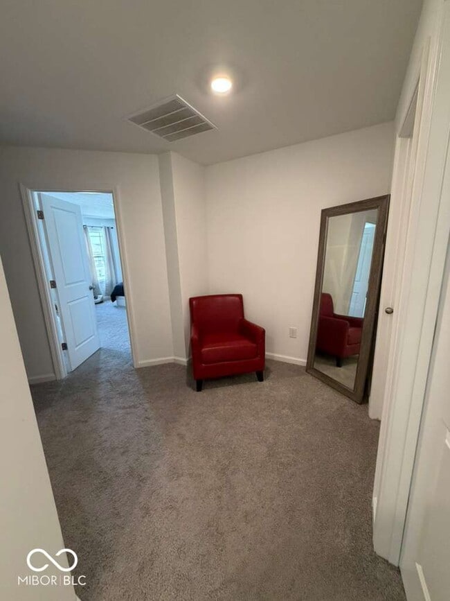 Building Photo - 6301 Rhinecliff Dr