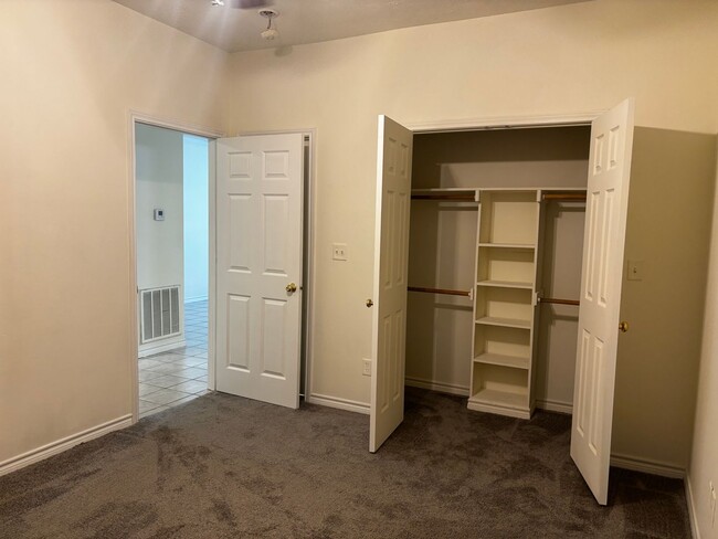 Primary Photo - 103 Elkwood Cir