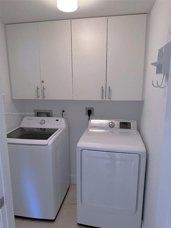 Building Photo - 2080 S Ocean Dr