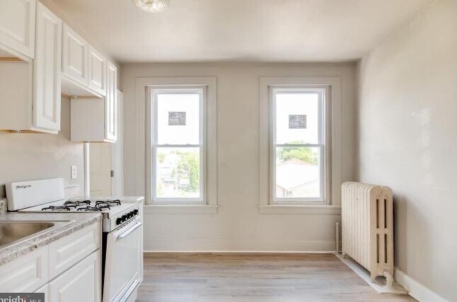 Building Photo - 414 Pine St