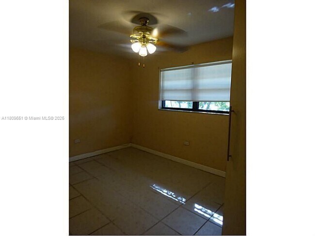 Building Photo - 2631 Alcazar Dr