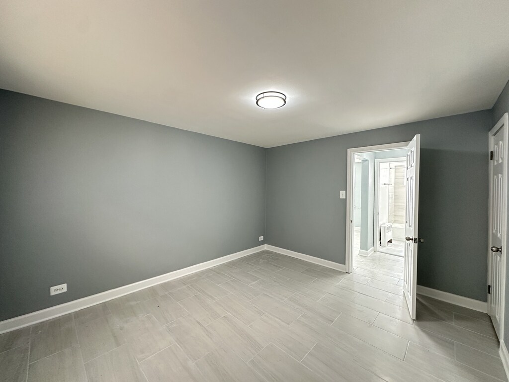 Building Photo - 6721 N California Ave