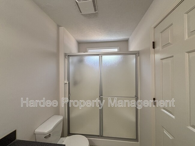Building Photo - 688 S Gamay Ln