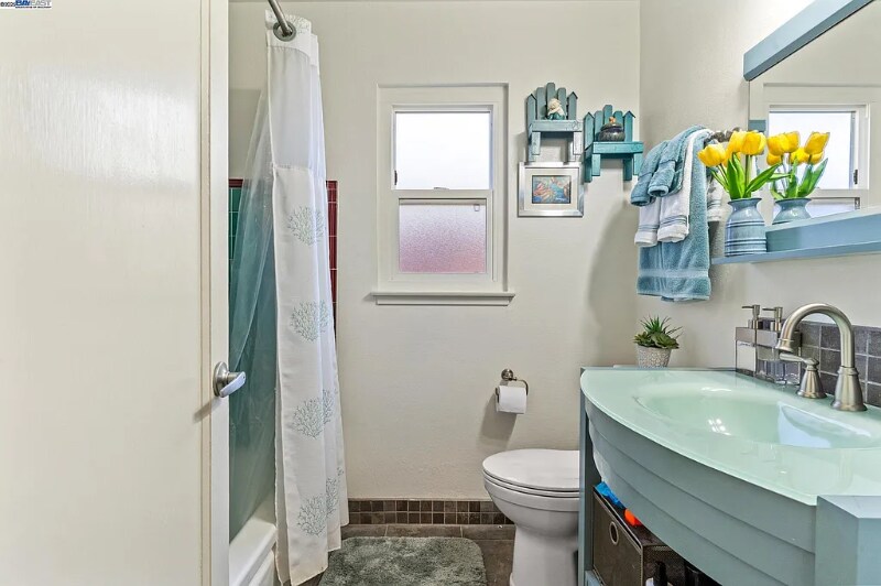 Building Photo - 20171 Leroy Dr