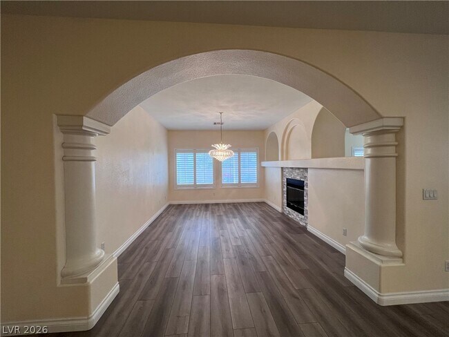 Building Photo - 678 Kentons Run Ave