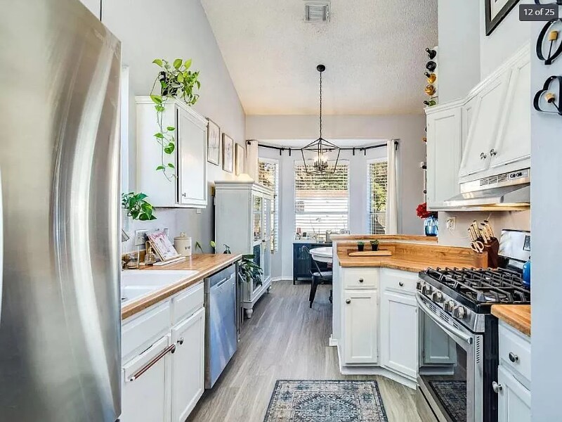 Building Photo - 2131 Cervin Blvd