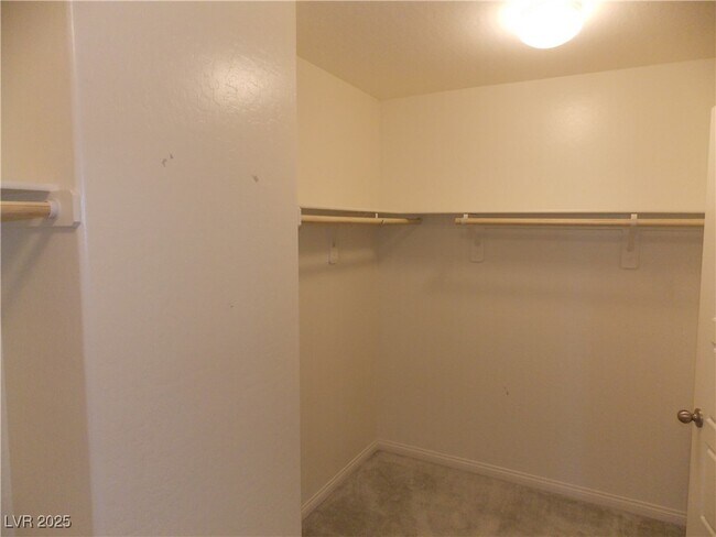 Building Photo - 160 Lilt Ave
