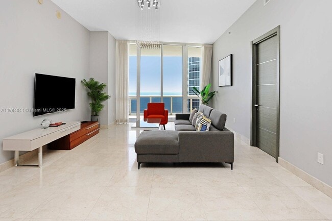 Building Photo - 15901 Collins Ave