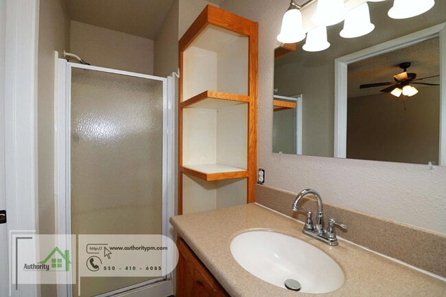 Building Photo - 155 Mary Ln