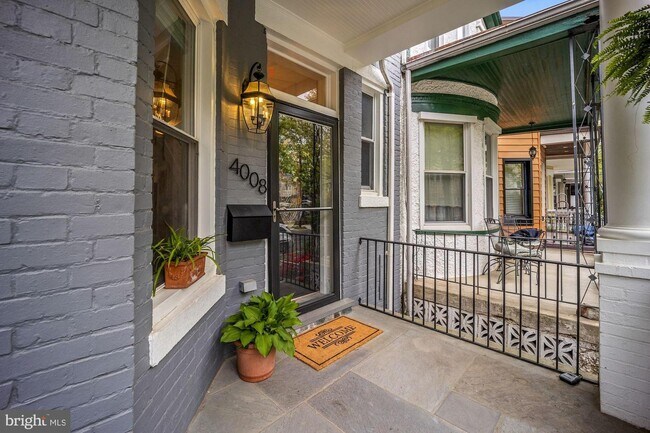 Building Photo - 4008 3rd St NW