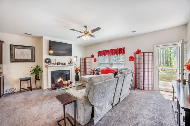 Building Photo - Beautiful Traditional Home with Downstairs...