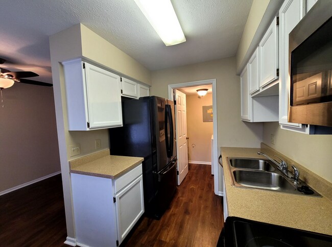Building Photo - 2 bed 2.5 bath Townhouse condo in Butler Township