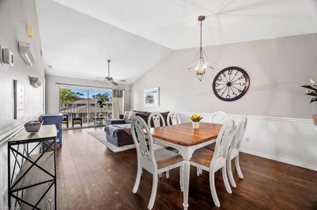 Building Photo - Charming 2 Bed 2 Bath Condo in Naples COMING SOON