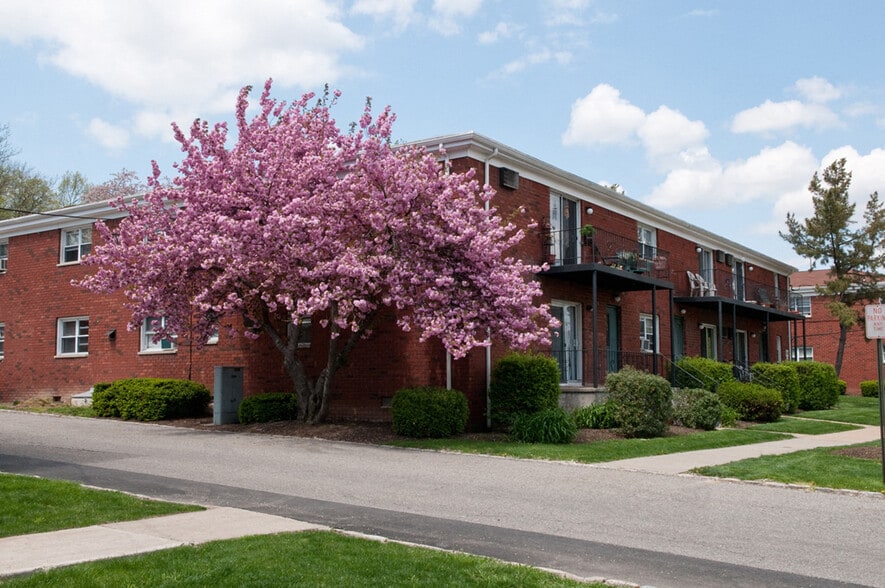 Primary Photo - Troy Hills Village