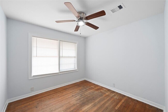 Building Photo - 12217 Palmbeach St