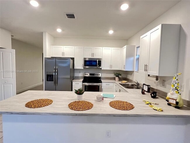 Building Photo - 13370 SW 284th Terrace