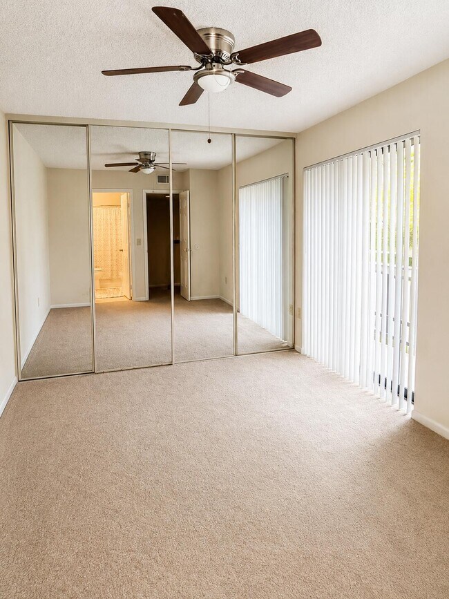 Building Photo - 865 Blue Ridge Cir