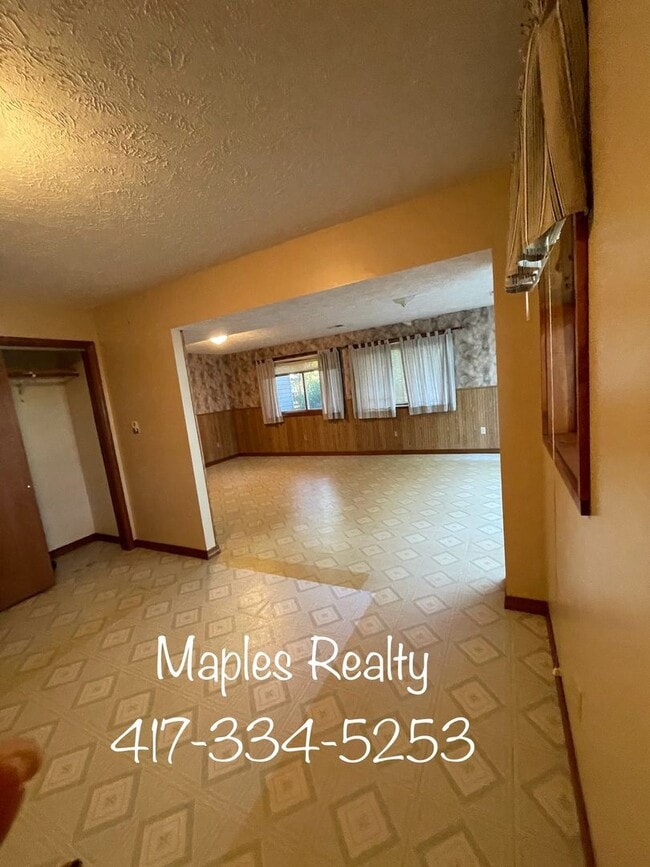 Building Photo - 3 bedroom, 2.5 bath in Ridgedale, MO near Big Cedar Lodge