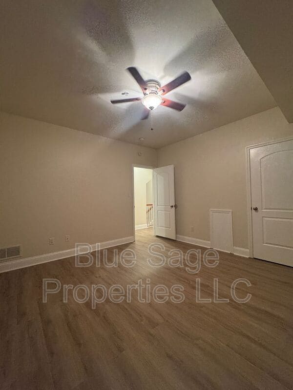 Building Photo - 432 E Baltimore Ave