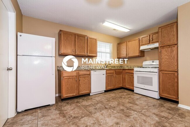 Building Photo - 3 Bedroom Pet-Friendly Home in Avon, IN with Main Street Renewal