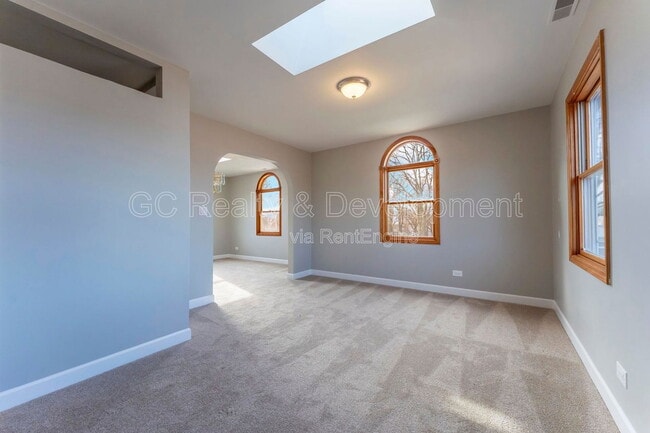 Building Photo - 301 Bohland Ave