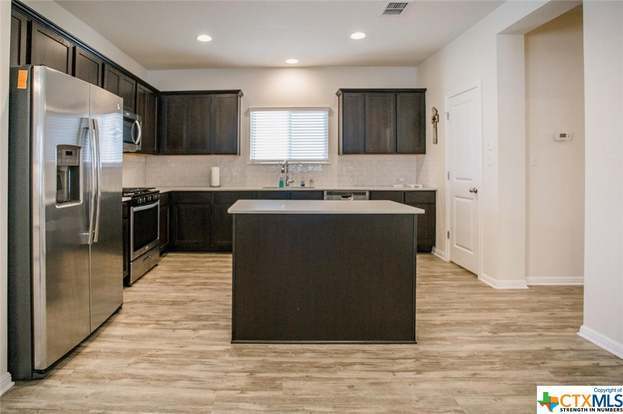 Building Photo - 242 Mossycup Dr