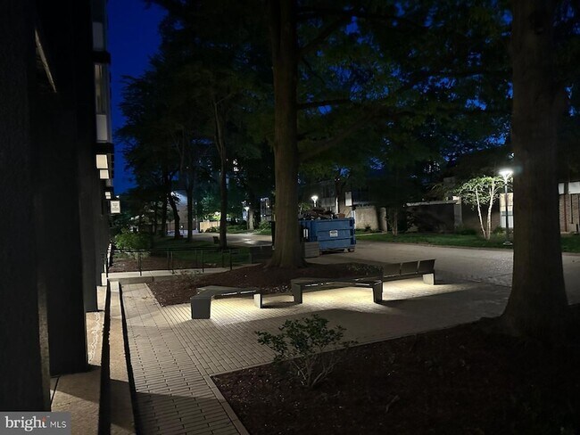 Building Photo - 1301 Delaware Ave SW