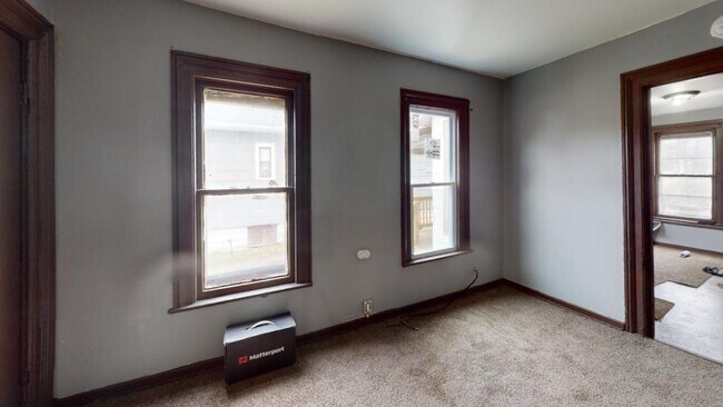 Building Photo - 144 Ave. C