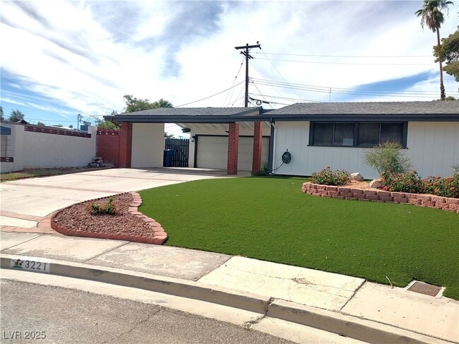 Building Photo - 3221 Sombrero Cir
