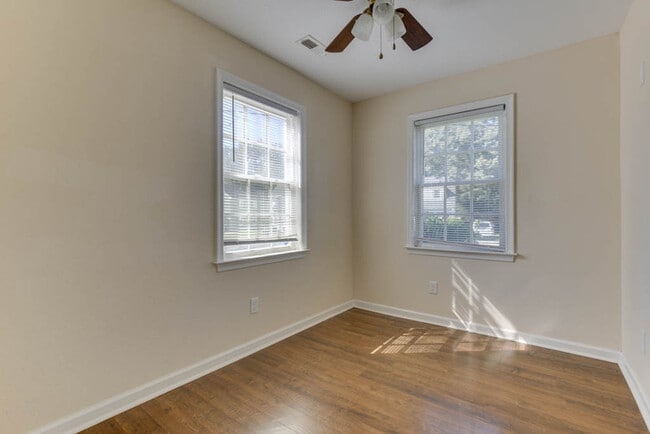 Building Photo - 2 Alden Ave