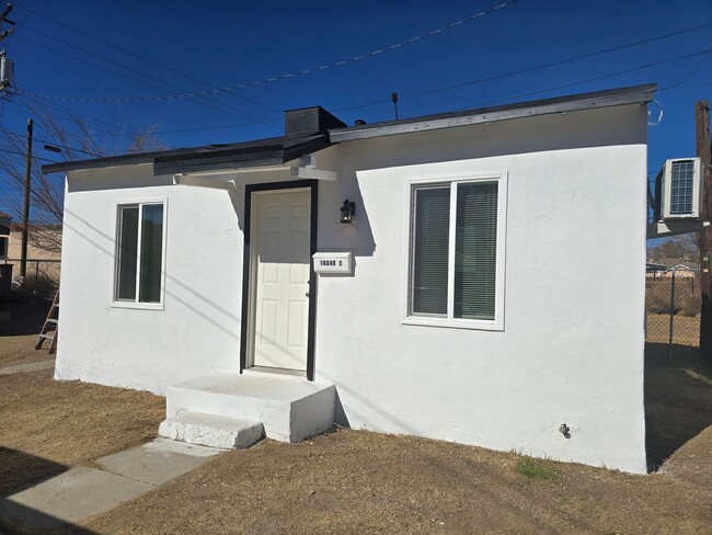 Primary Photo - MOJAVE, CA , Charming 1-Bedroom, 1-Bathroo...