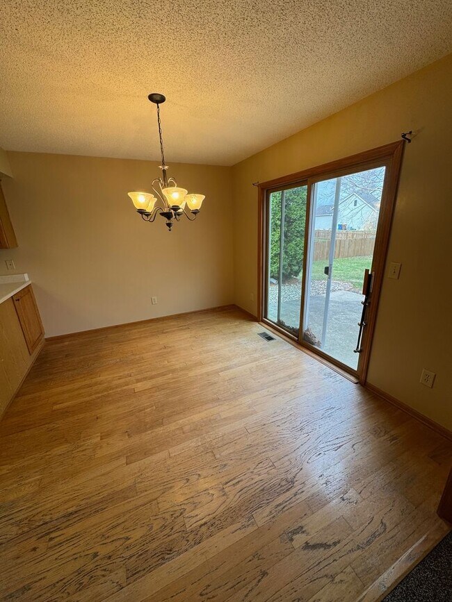 Building Photo - Its in Carroll School District!