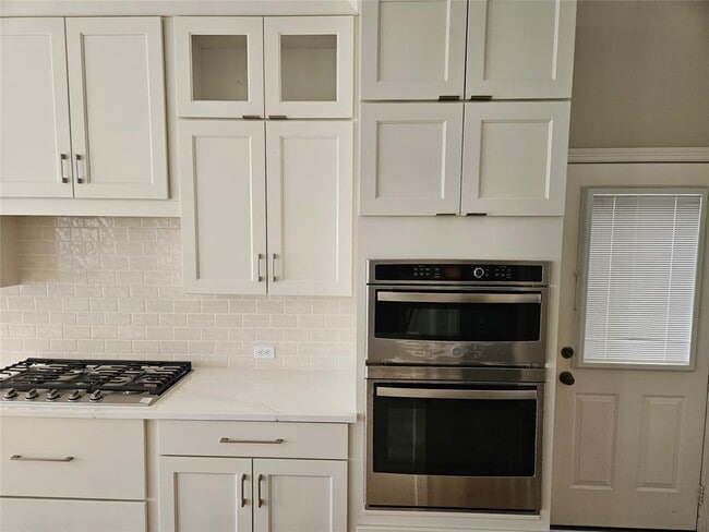 Building Photo - 7714 Bayou Green Ln
