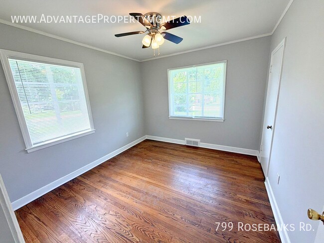 Building Photo - 799 Rosebanks Rd