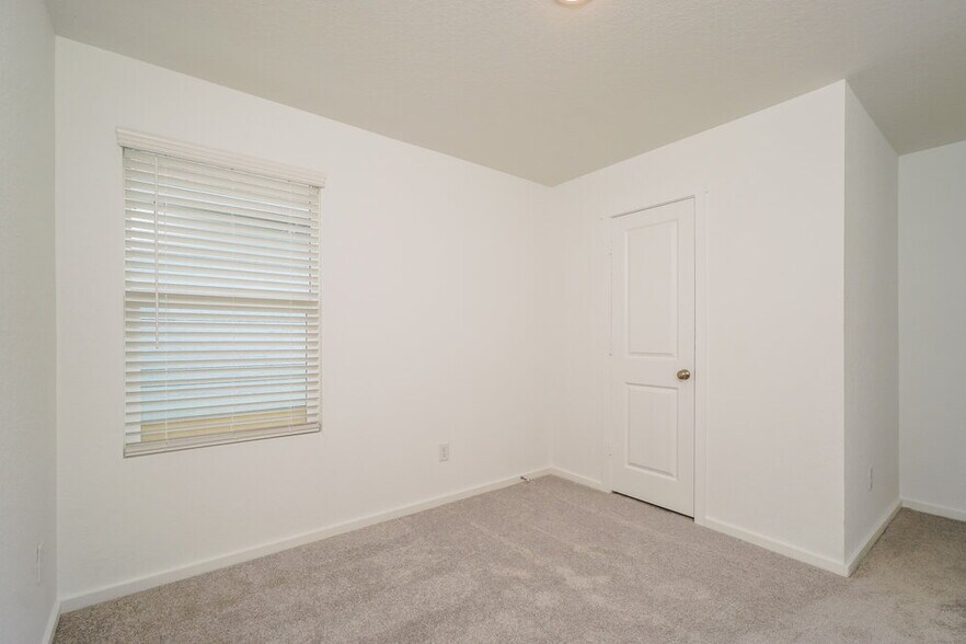 Building Photo - 11524 Chestnut Barr Dr