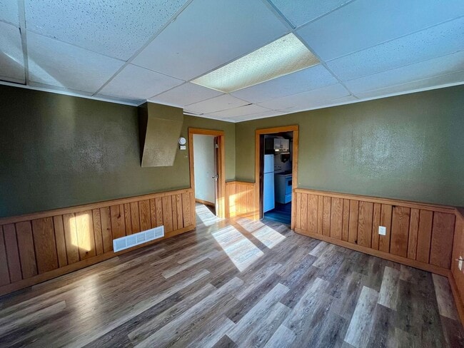 Building Photo - 2 Bed 1 Bath Single Family Home in Rhinelander